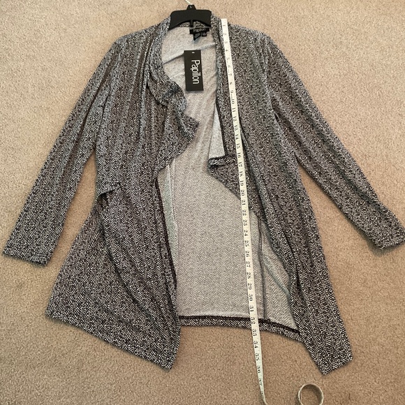Size L, bust up to 42” inches cardigan, new condition - Picture 6 of 8